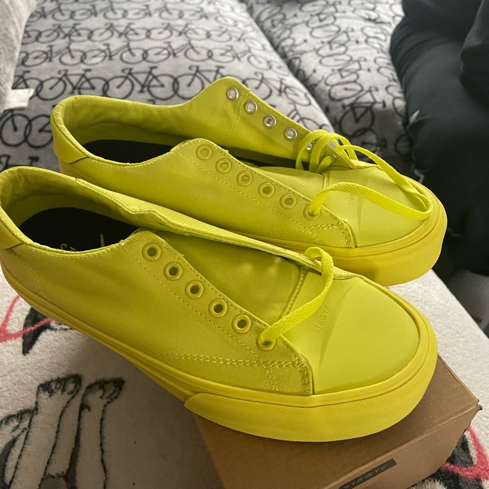 Brand new never worn neon straye sneakers